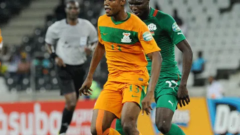 曼城力挽狂澜，德布劳内与多库双响破联赛连败魔咒