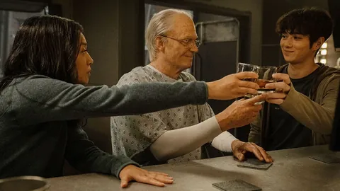 曼聯前領袖就內維爾批評格雷澤家族發表聲明：曼聯超越單一權益爭議