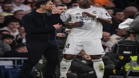 篮球烽火对决！森林狼雄狮挑战灰熊铁骑，NBA常规赛激战正酣！